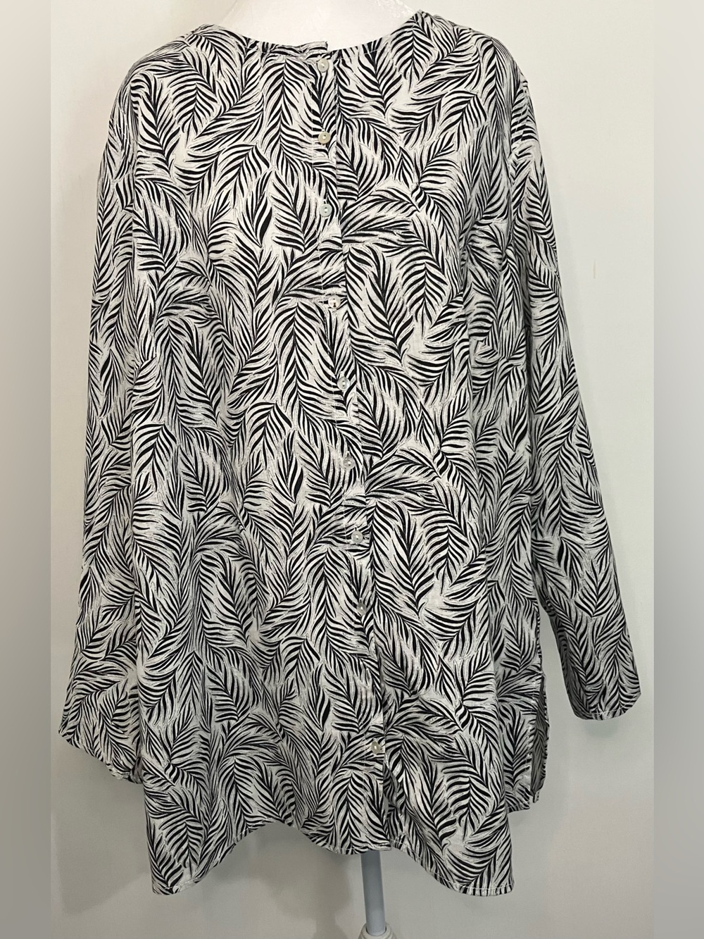 Tahari Linen Top Women’s 1X Black White Tropical Button European Flax Roll Tab S